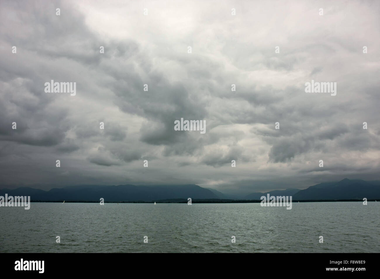 Dark moody stormy sky hi-res stock photography and images - Alamy