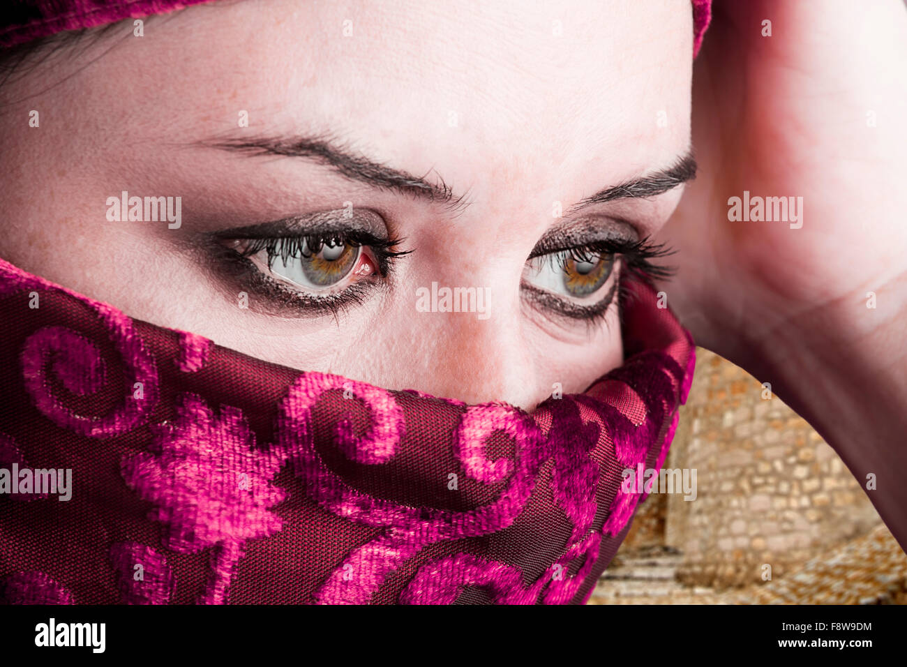 Arab costume hi-res stock photography and images - Page 2 - Alamy