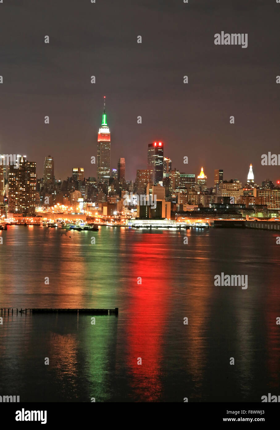 Manhattan Skyline at Christmas Eve Stock Photo Alamy