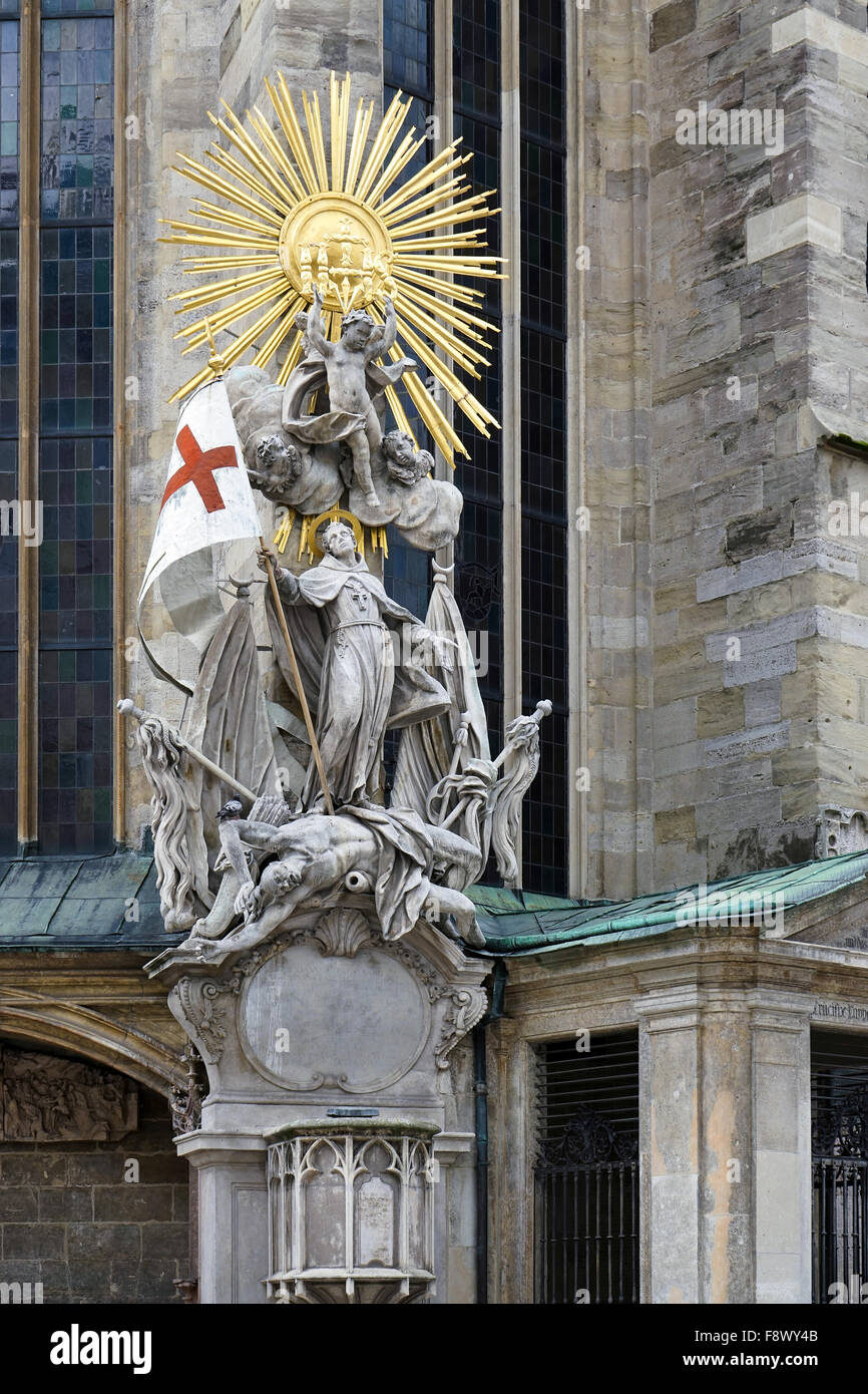 Statue at St Stephens Cathedral in Vienna Stock Photo Alamy