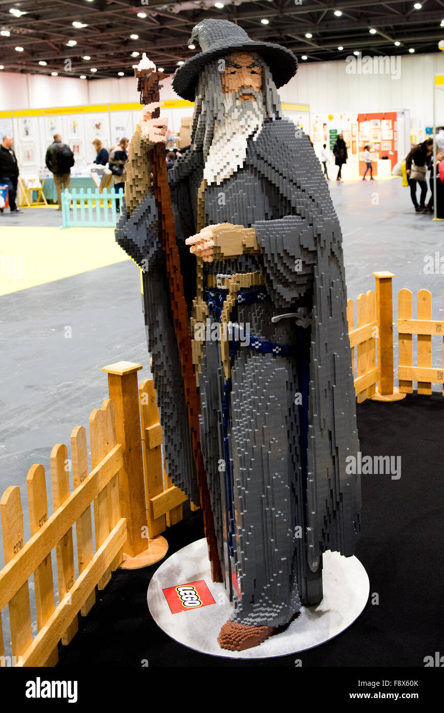 London, UK. 11th December, 2015. A statue of Gandalf (Ian McKellen) made completely out of lego. Credit:  pmgimaging/Alamy Live News Stock Photo