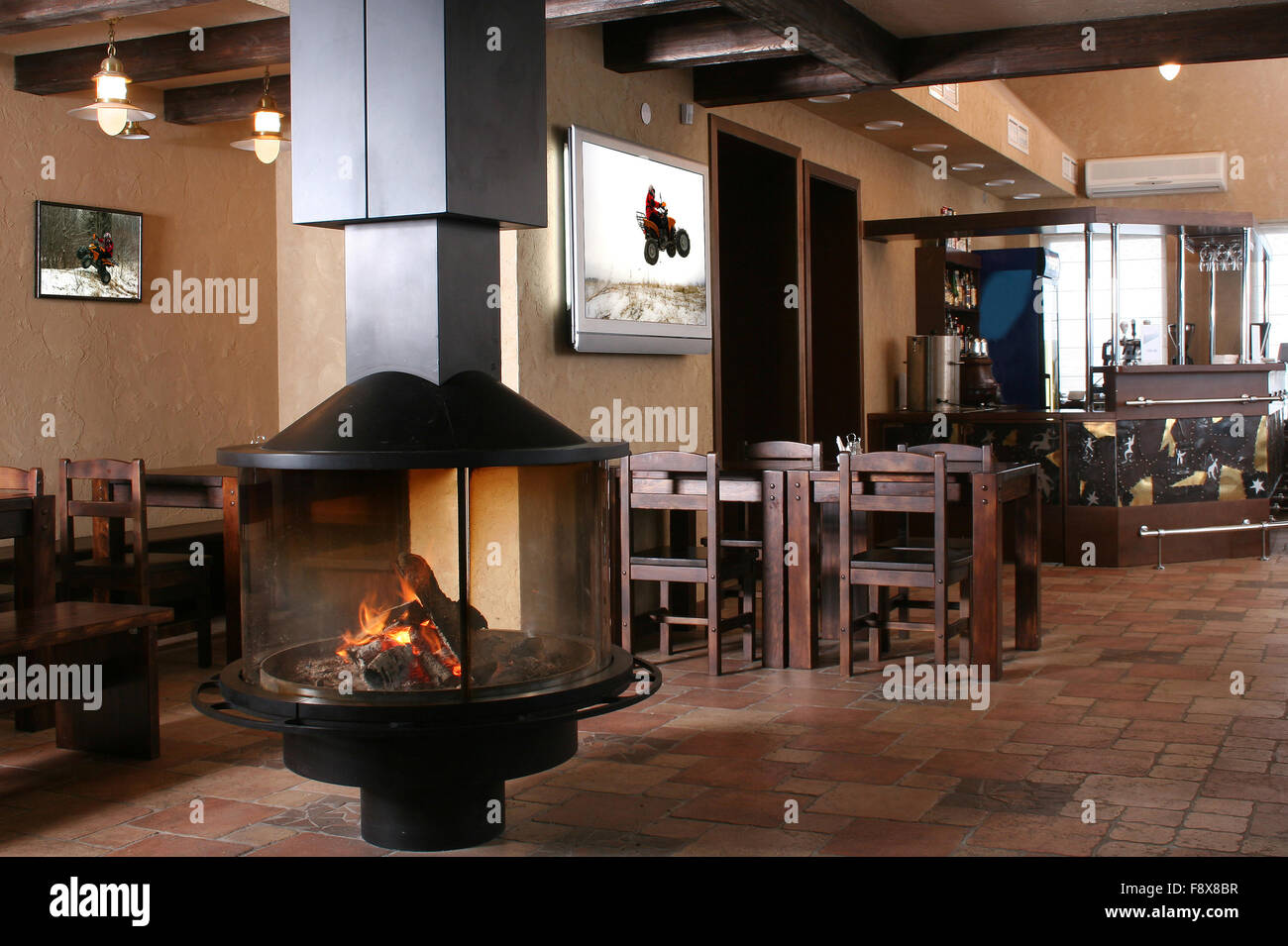 Fireplace and chair hi-res stock photography and images - Alamy