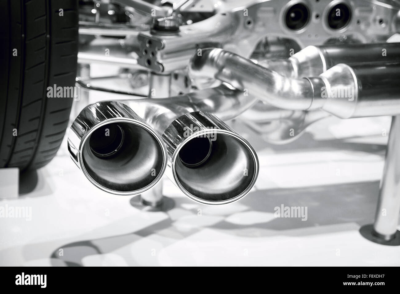 Exhaust Pipe Smoke Stock Photos & Exhaust Pipe Smoke Stock Images Alamy