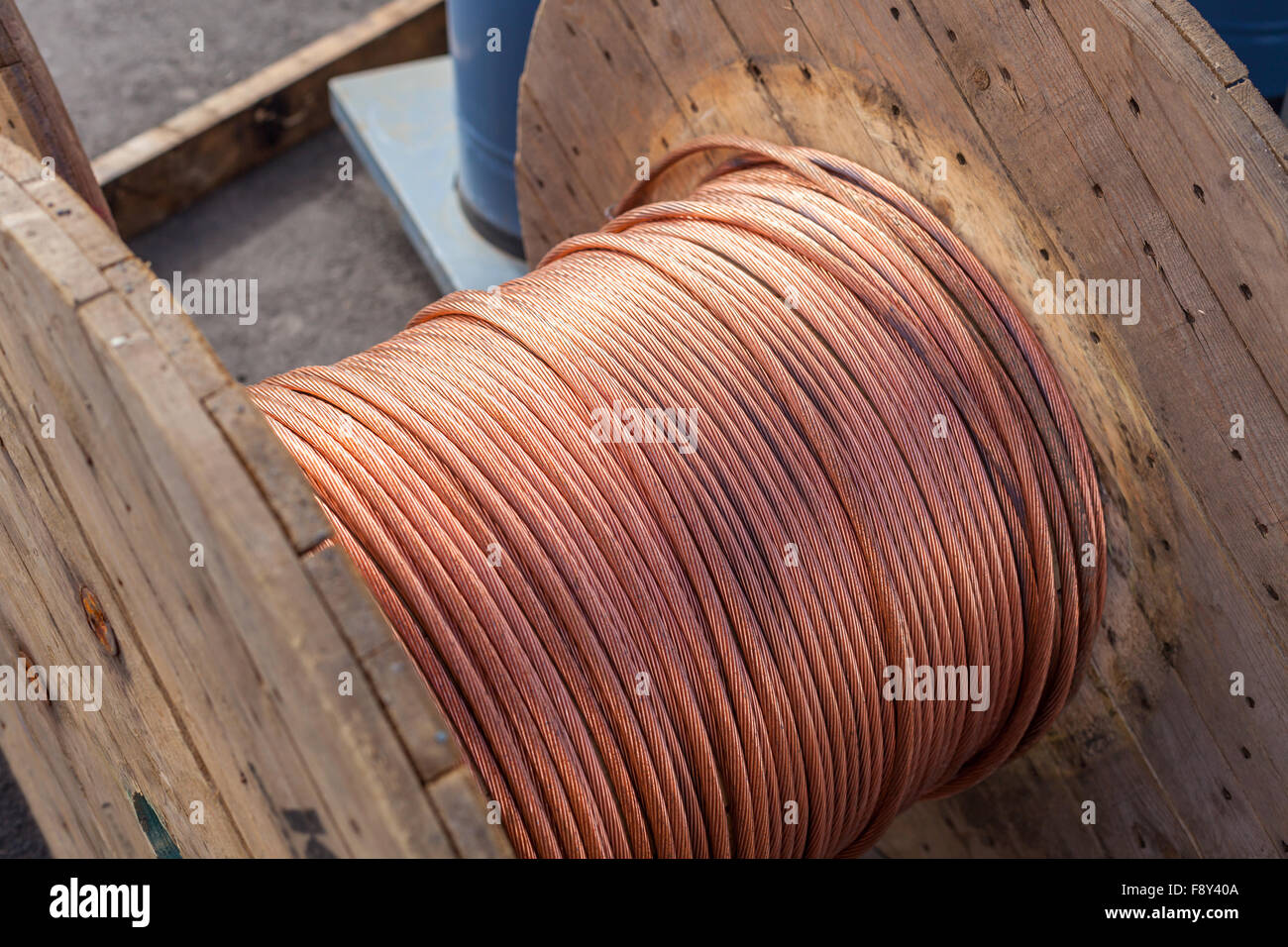 Large spools electric cable horizontal hires stock photography and