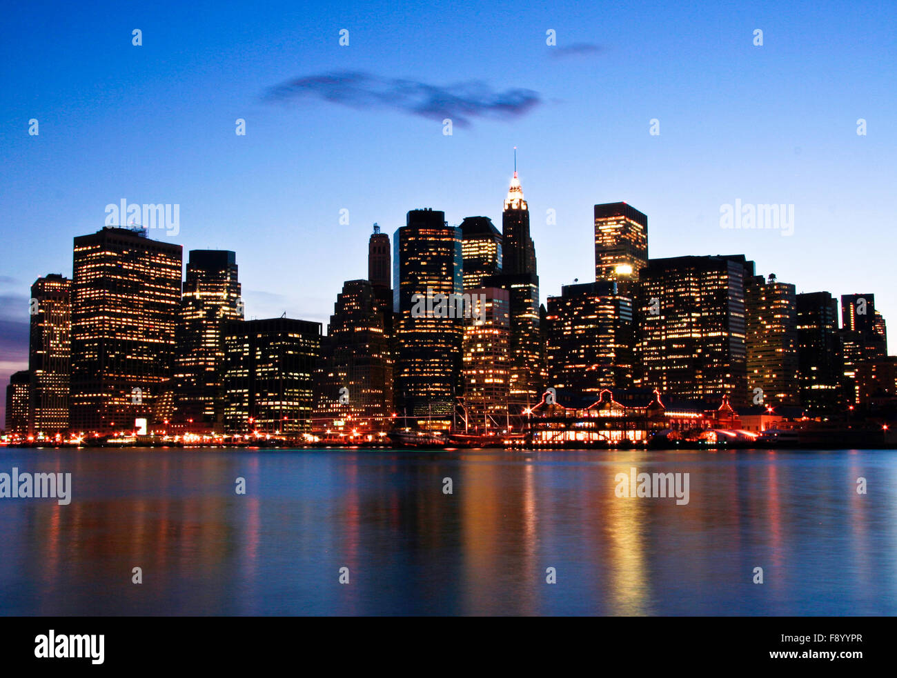 New york skyline night from water hi-res stock photography and images ...