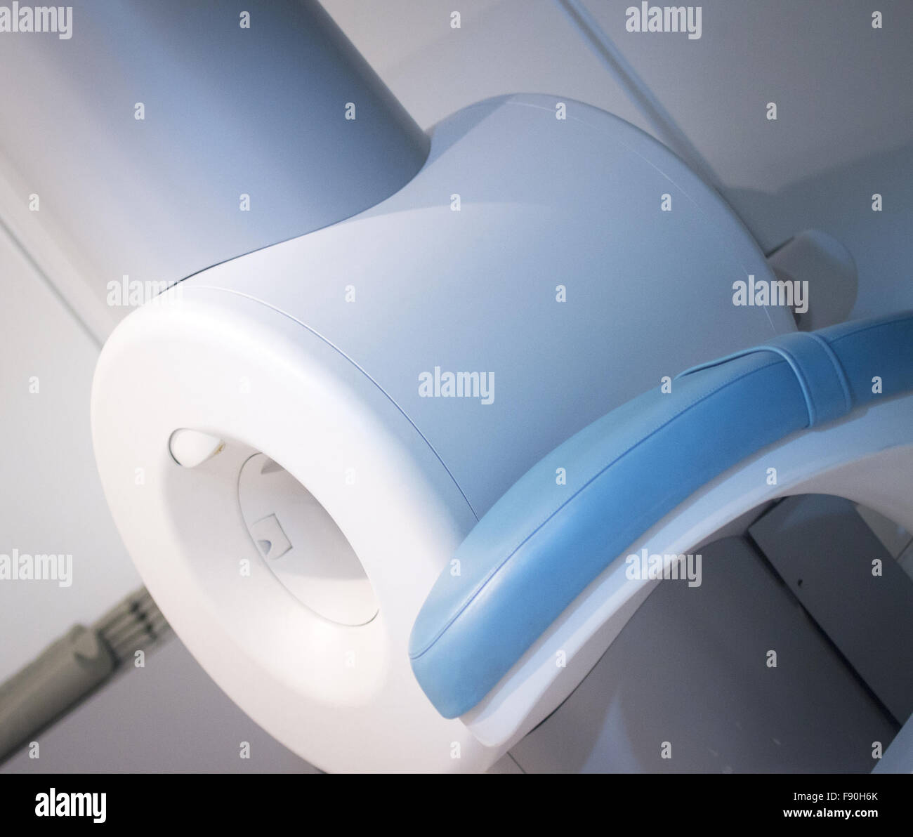 Fully open high field Resonance Image MRI Nuclear CAT Scan