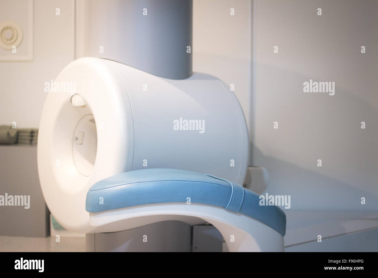 Fully open high field Resonance Image MRI Nuclear CAT Scan