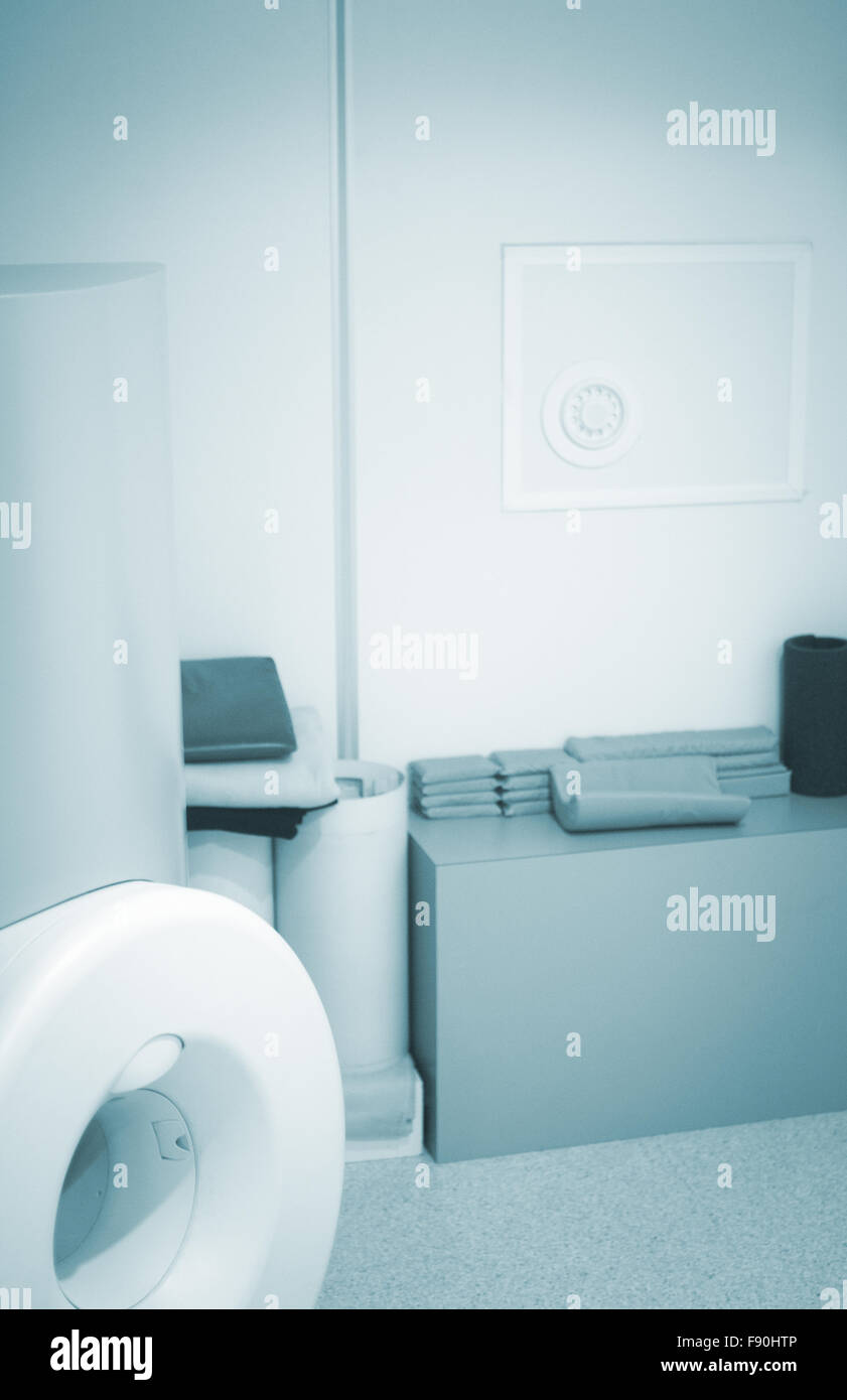 Fully open high field Resonance Image MRI Nuclear CAT Scan