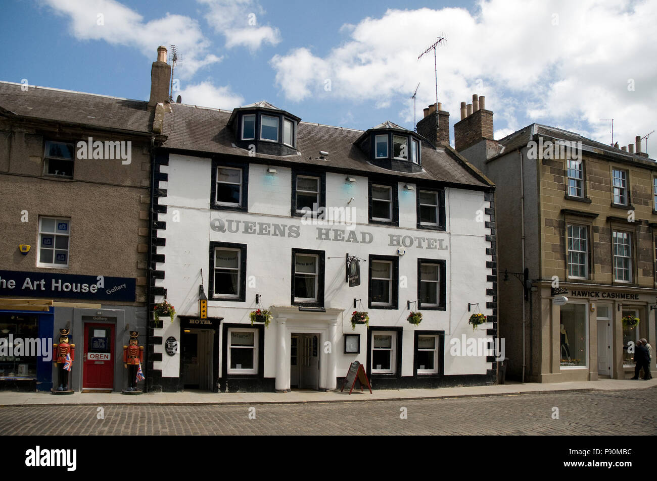 Queens Head Hotel, Bridge Street, Kelso, Roxburghshire, Scotland Stock Photo Alamy