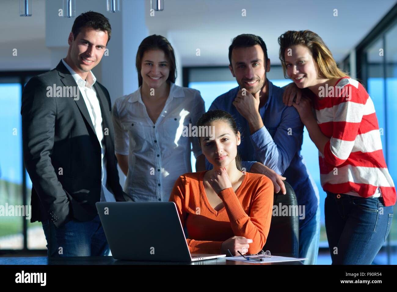 Team meeting office space hi-res stock photography and images - Alamy