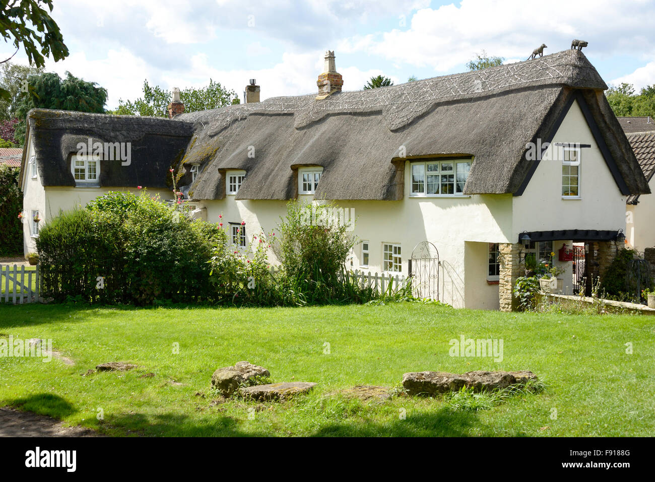 Thatched cottage, Stoke Bruerne, Northamptonshire, England, United