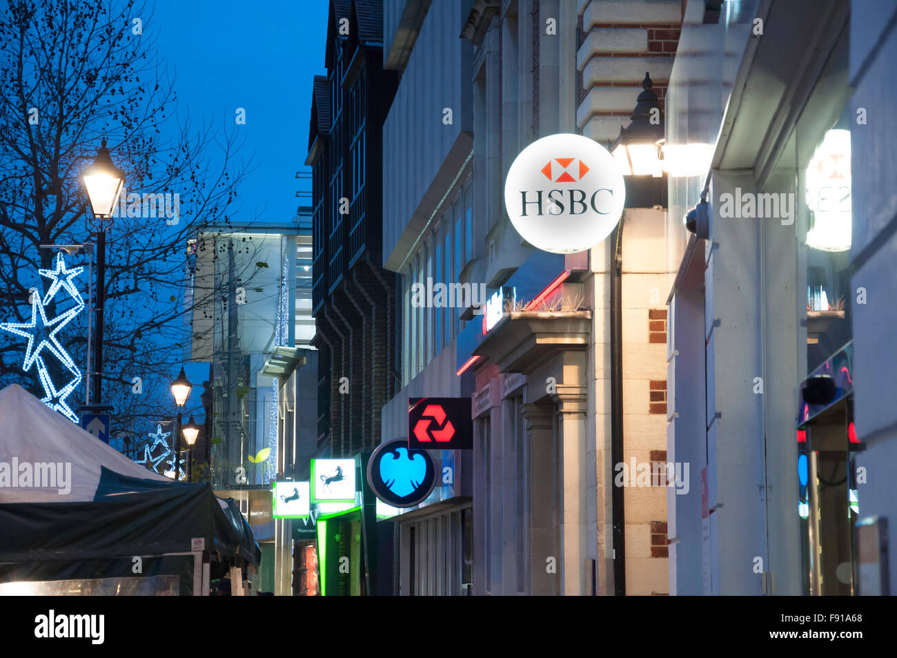 Street lights night row hires stock photography and images Alamy