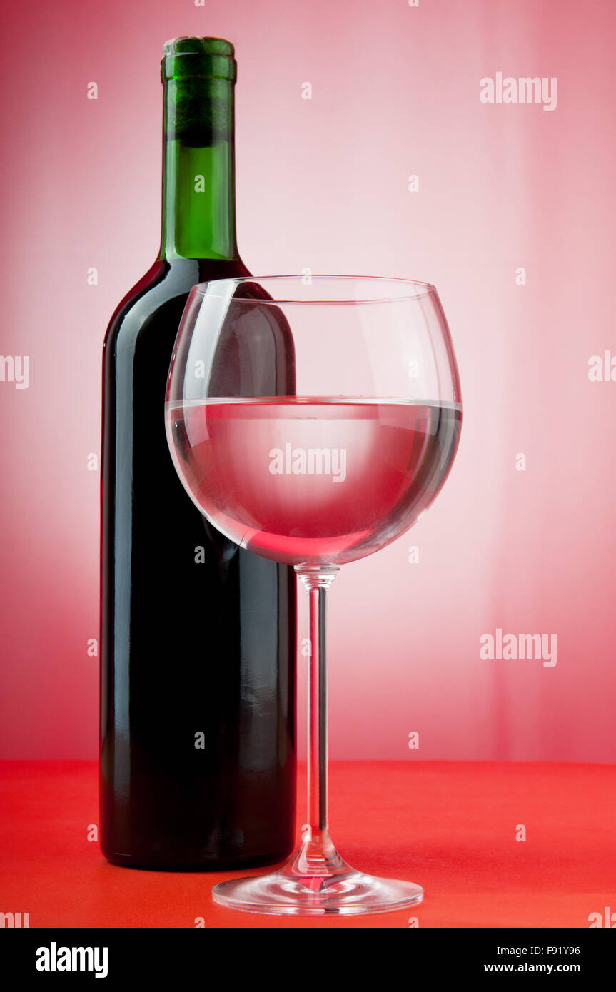 Wine concept with gradient background Stock Photo - Alamy