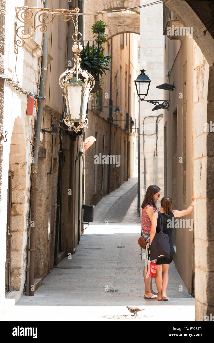 Narrow street in Old Town, Girona (Gerona), Province of Girona, Catalonia, Spain Stock Photo