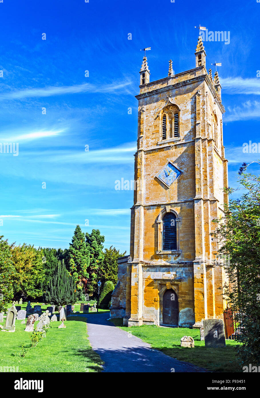 Church St. Peter and St. Paul in the Cotswold village of Blockley, Gloucestershire, location of the tv series Father Brown Stock Photo