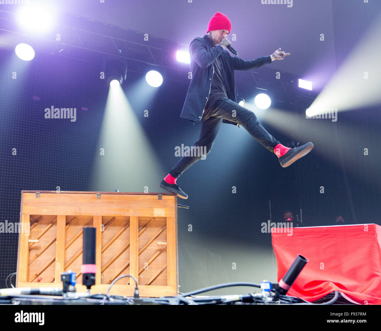 Los Angeles, California, USA. 13th Dec, 2015. Musician TYLER JOSEPH of  Twenty One Pilots performs live during the 26th annual KROQ Almost Acoustic  Christmas at The Forum in Los Angeles, California ©