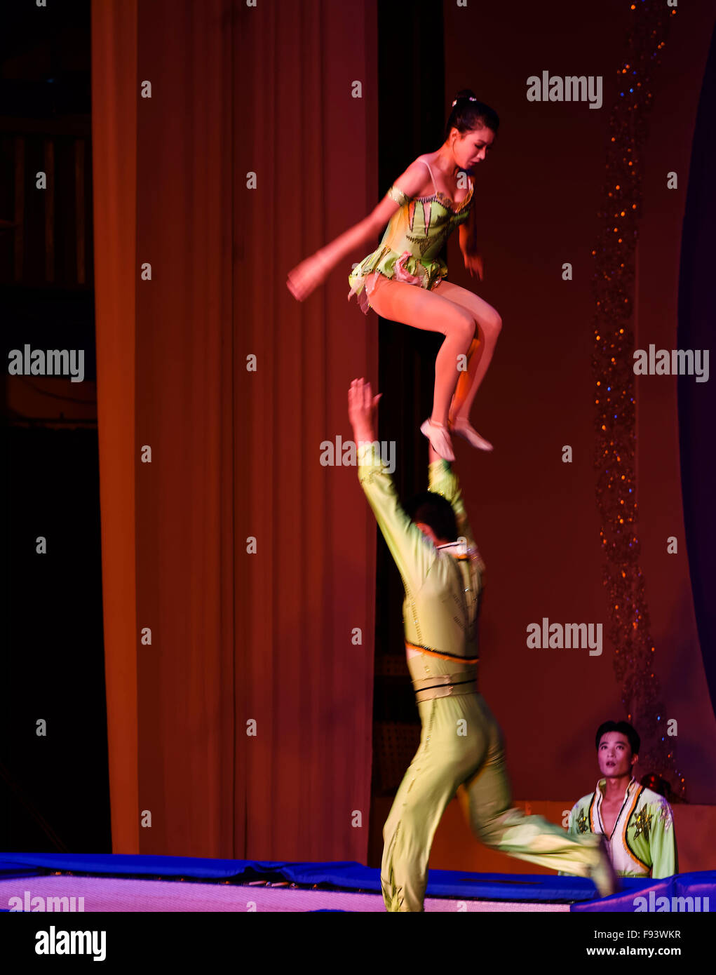 Pyongyang Circus Akrobat zirkus hi-res stock photography and images - Alamy