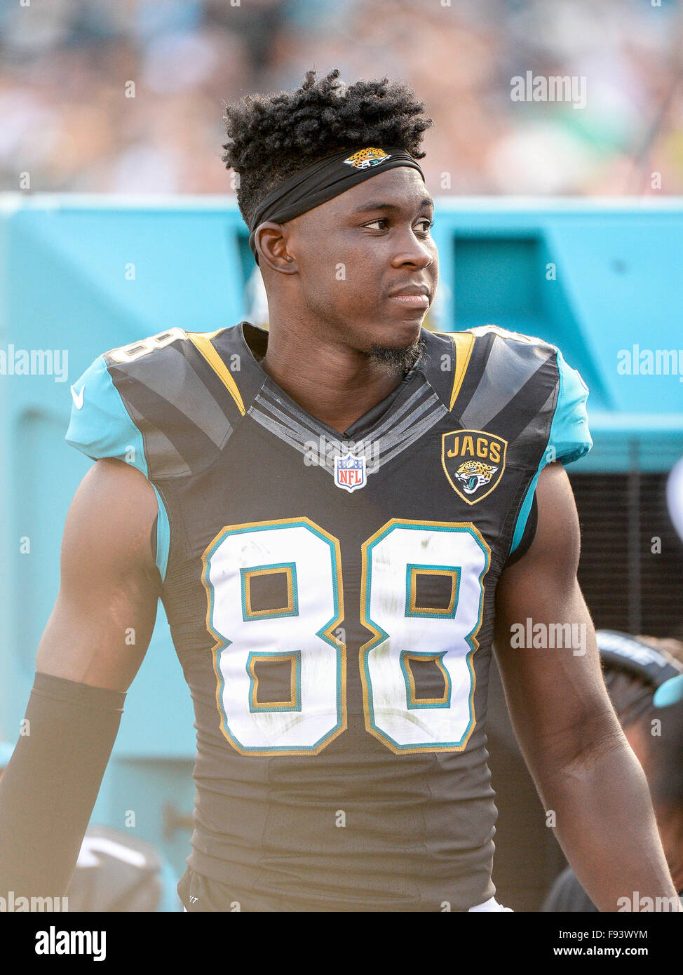 Allen hurns top jaguars jersey