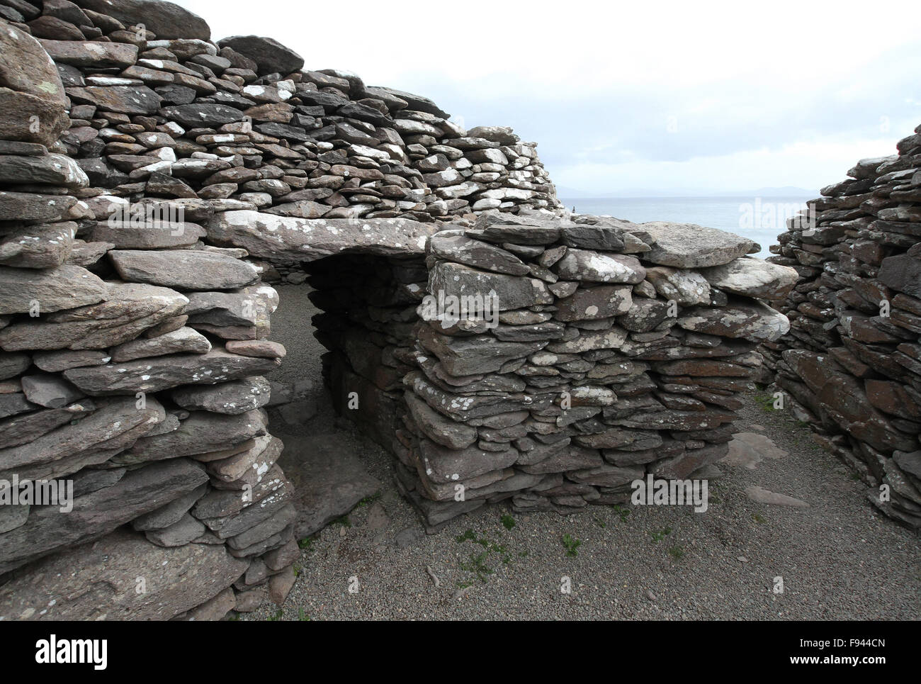 Beehive huts at Fahan on the Dingle Peninsula Stock Photo - Alamy