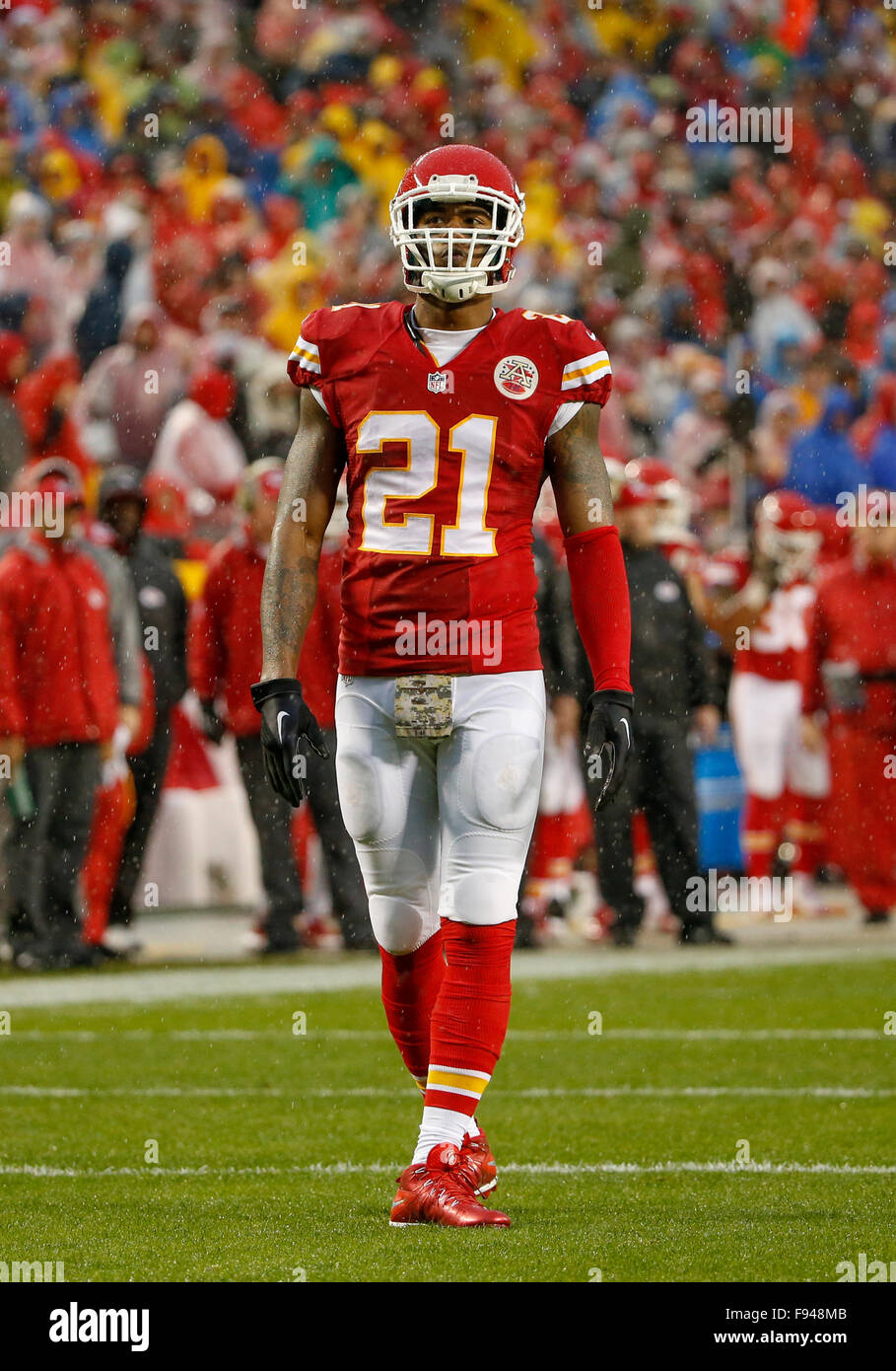 December 13, 2015: Kansas City Chiefs cornerback Sean Smith (21) during the  NFL game between the, image size:909x1390