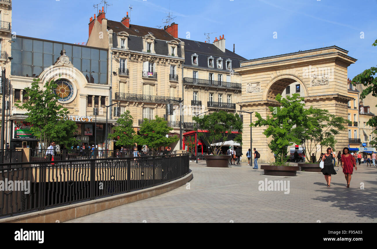 France, Bourgogne, Dijon, Place Darcy, Porte Guillaume, Stock Photo