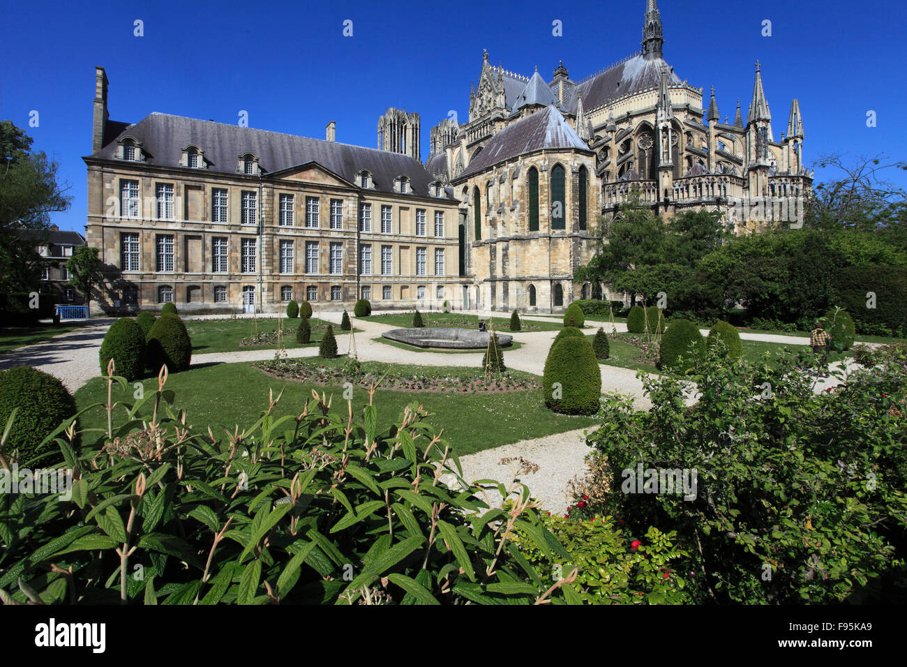 France, Champagne-Ardenne, Reims, Cathédrale Notre-Dame, cathedral, Palais du Tau, Stock Photo