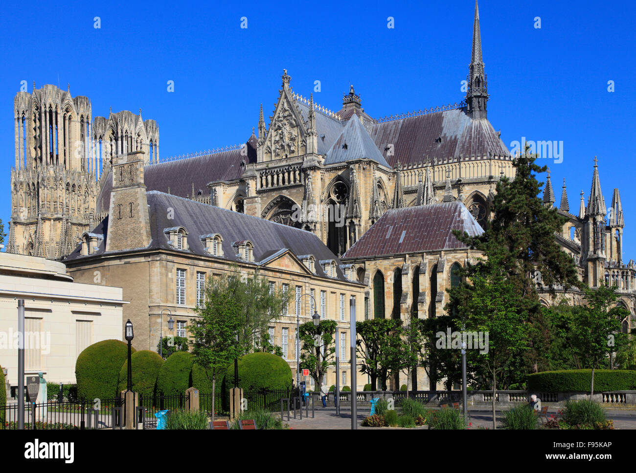 France, Champagne-Ardenne, Reims, Cathédrale Notre-Dame, cathedral, Palais du Tau, Stock Photo