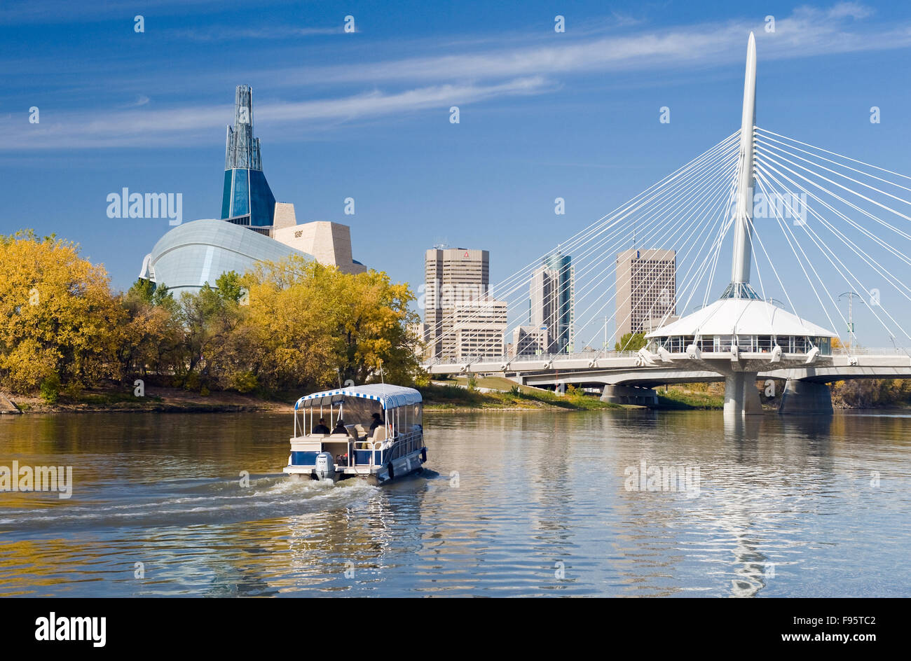 Winnipeg skyline autumn from st boniface hi-res stock photography and ...