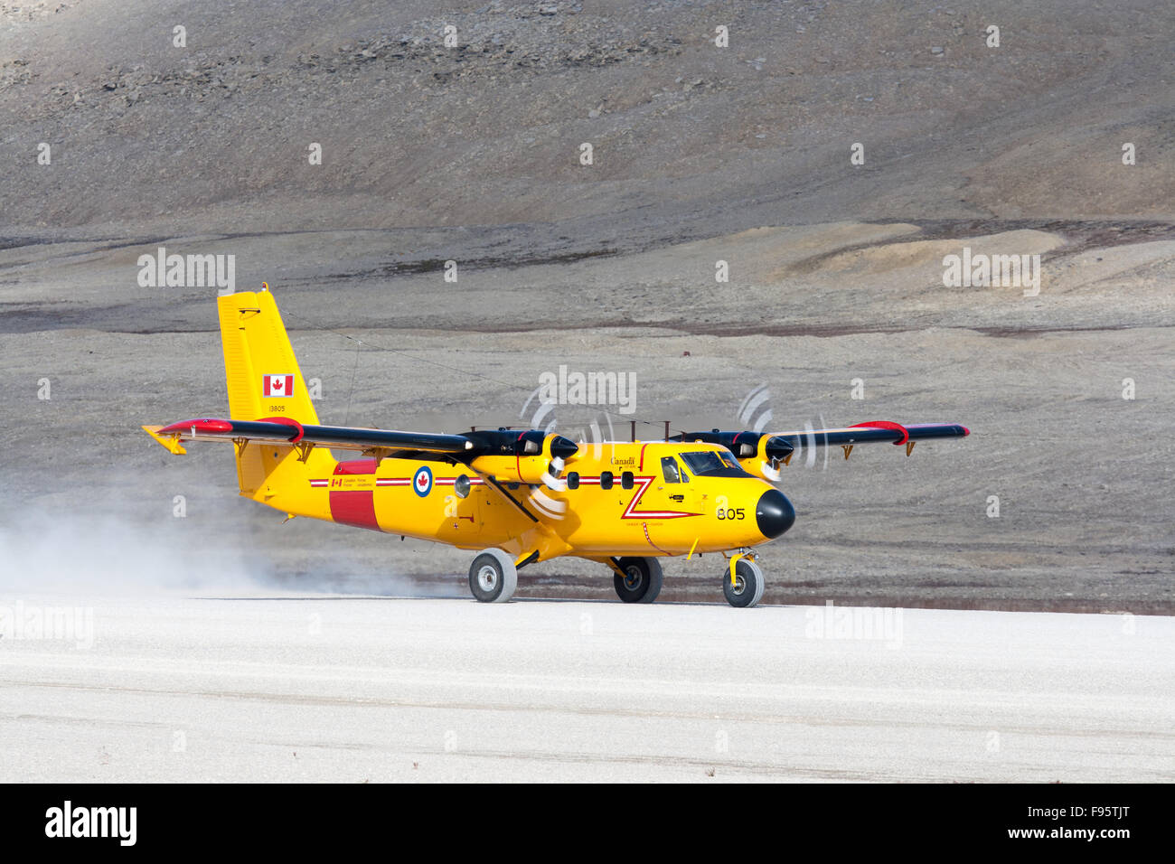 A Canadian Air Force Twin Otter takes off from Resolute Bay, Nunavut, Canada Stock Photo