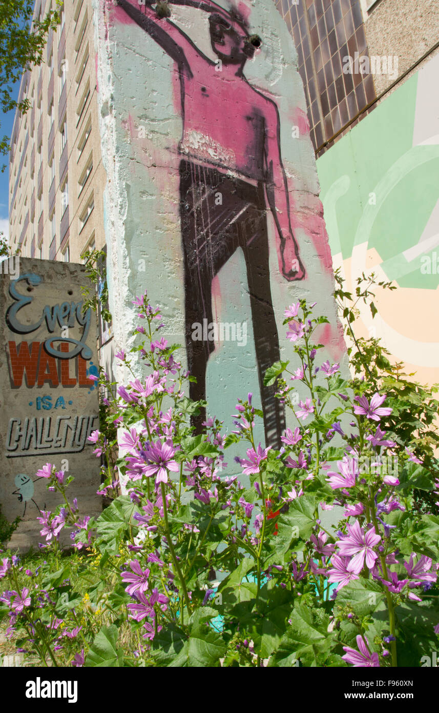 Berlin wall sections with art, Berlin, Germany Stock Photo Alamy