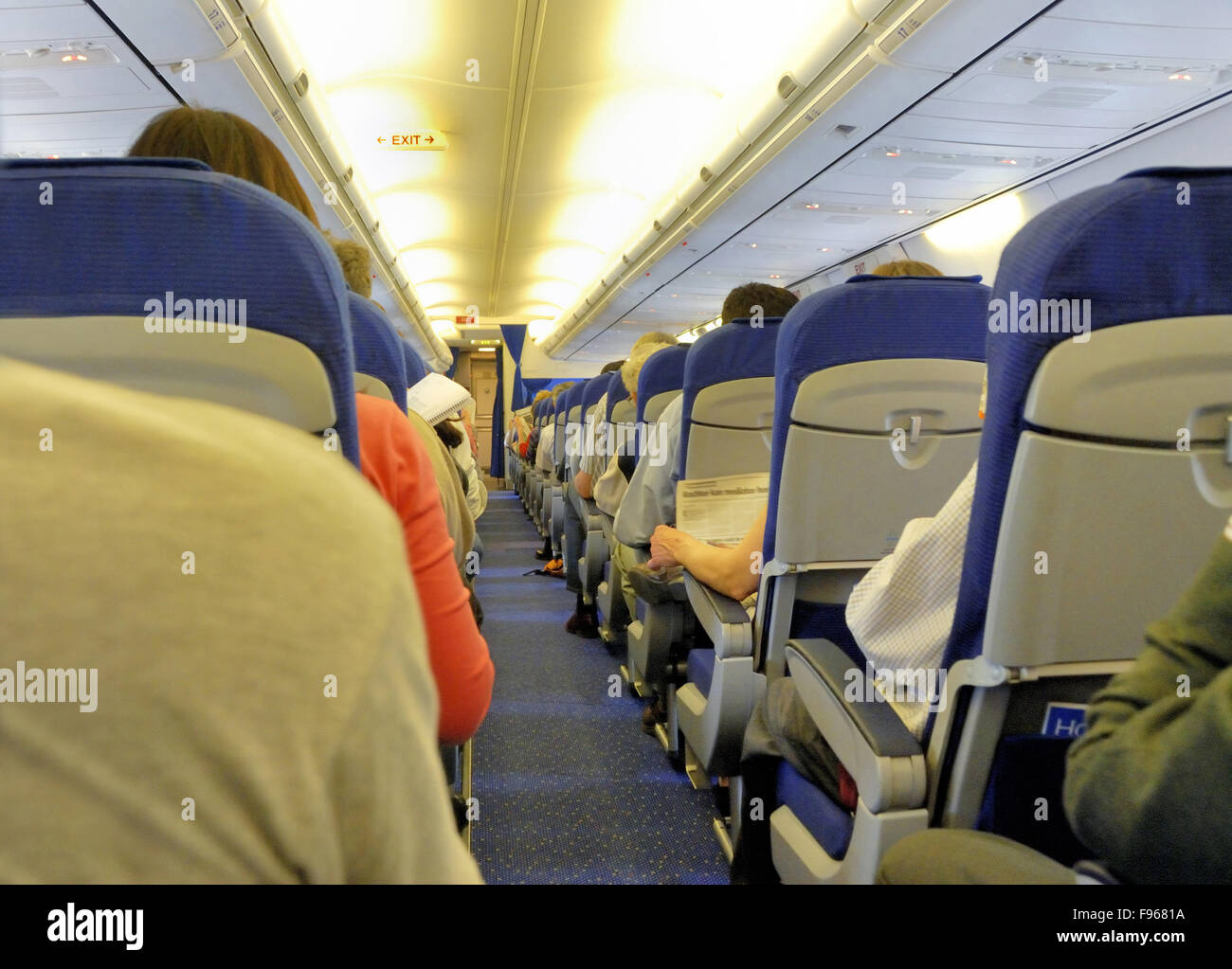 Inside airplane pilot cabin hi-res stock photography and images - Alamy