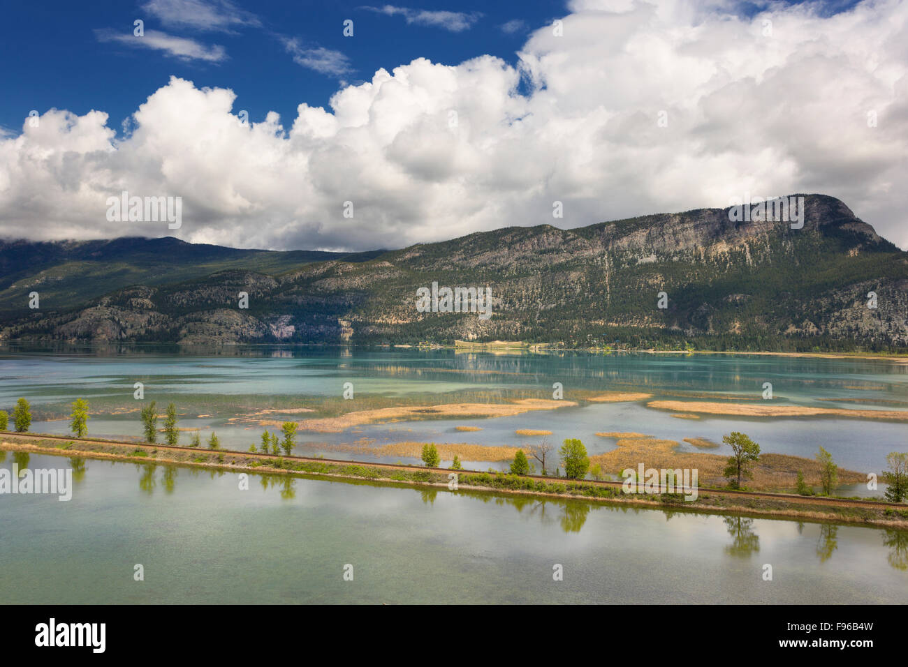 Kootenay lake british columbia hi-res stock photography and images - Alamy
