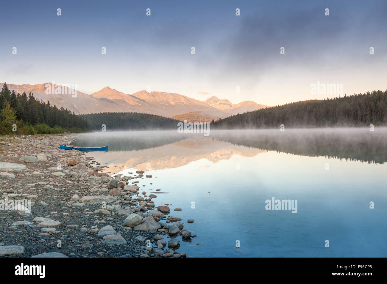 Patricia lake pyramid mountain jasper hires stock photography and