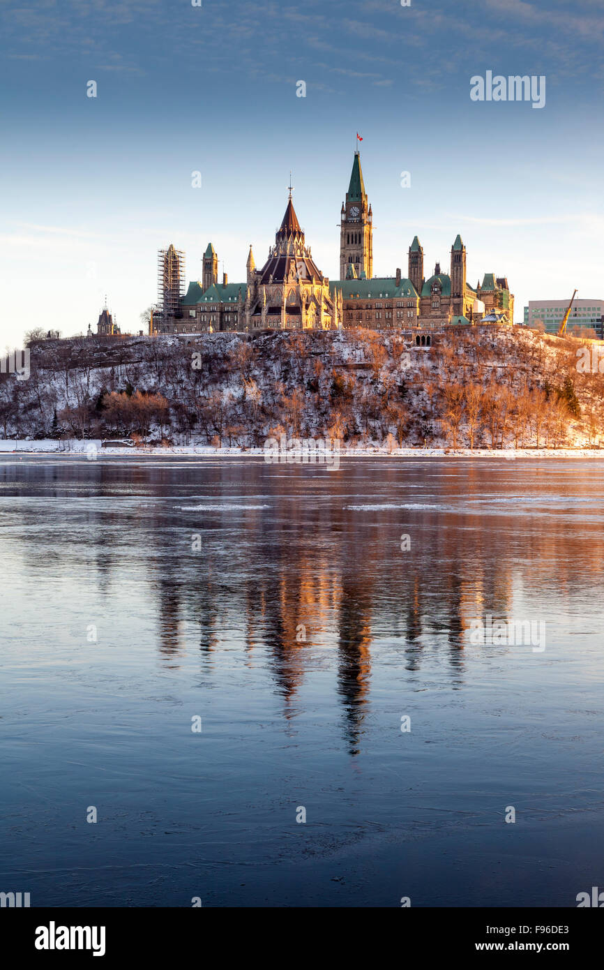 Parliament Hill on the banks of the Ottawa River as seen from Gatineau, Quebec, Canada Stock Photo