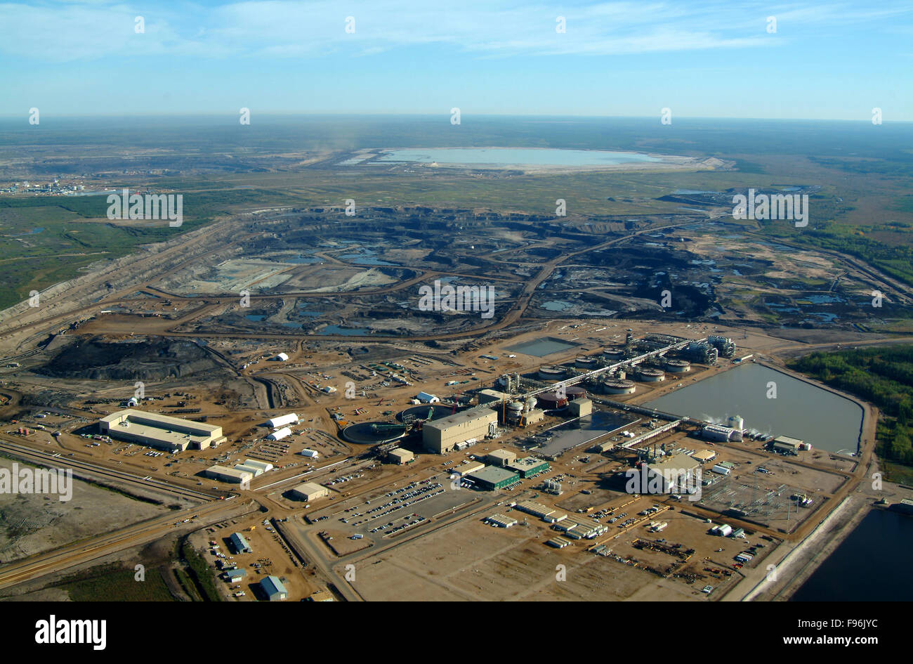 Albion Sands mine site, Muskeg River N of Ft McMurray, Alberta Stock Photo