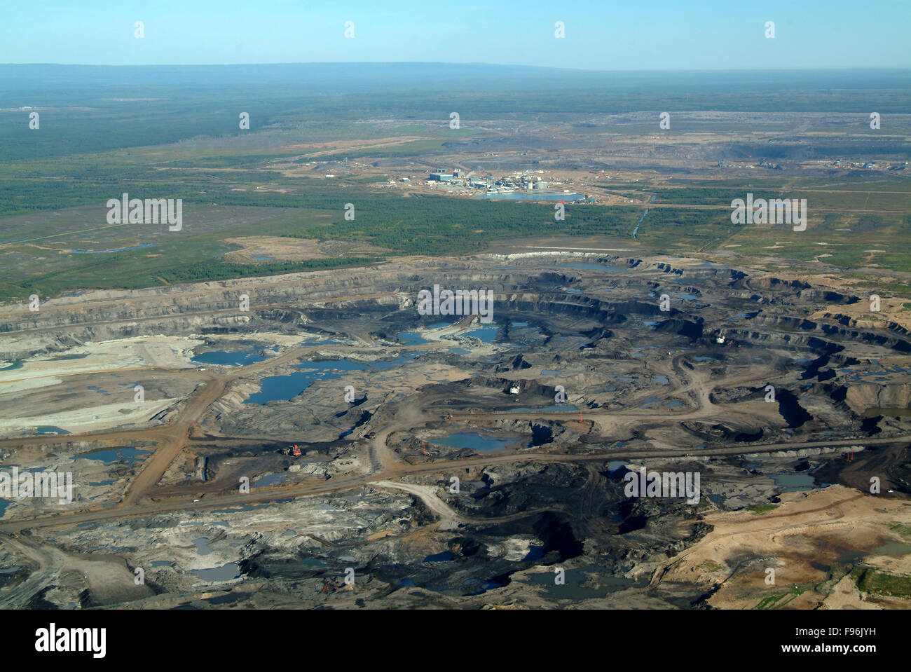 Albion Sands mine site, Muskeg River N of Ft McMurray, Alberta Stock Photo
