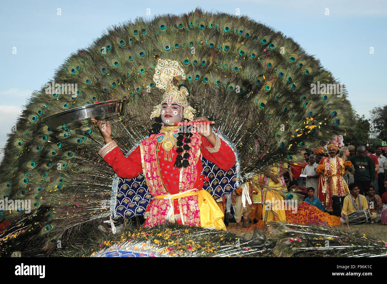 Lord krishna holi hires stock photography and images Alamy