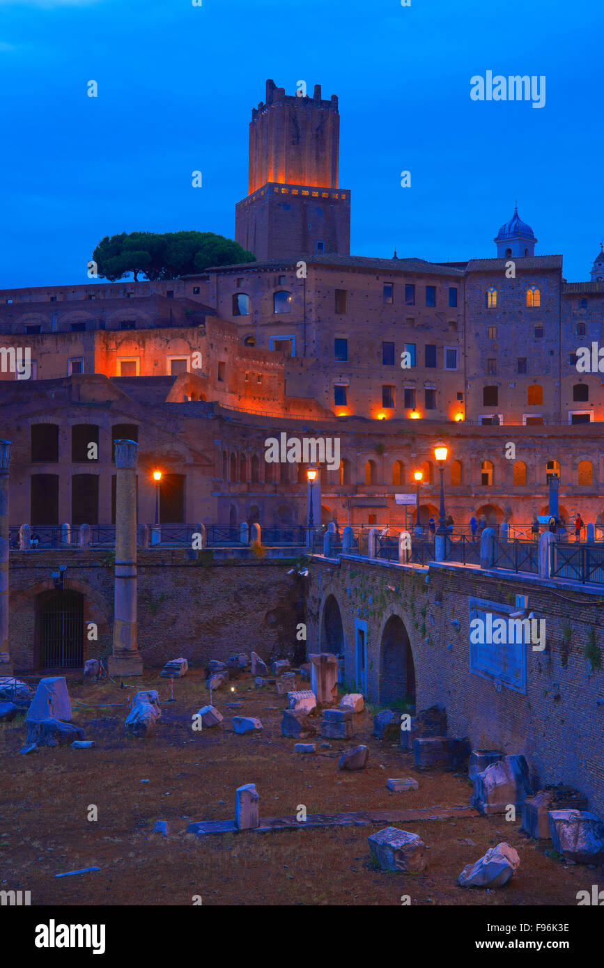 Trajan's Forum, Foro di Traiano, Trajan's Market at dusk, Roman Forum, Rome, Lazio, Italy Stock Photo
