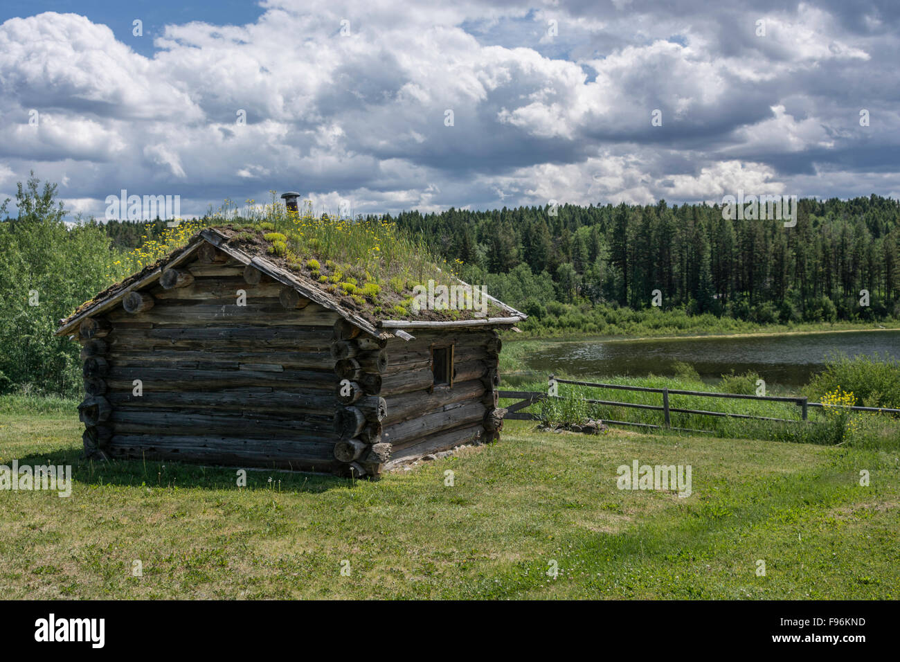 Trappers cabin hires stock photography and images Alamy
