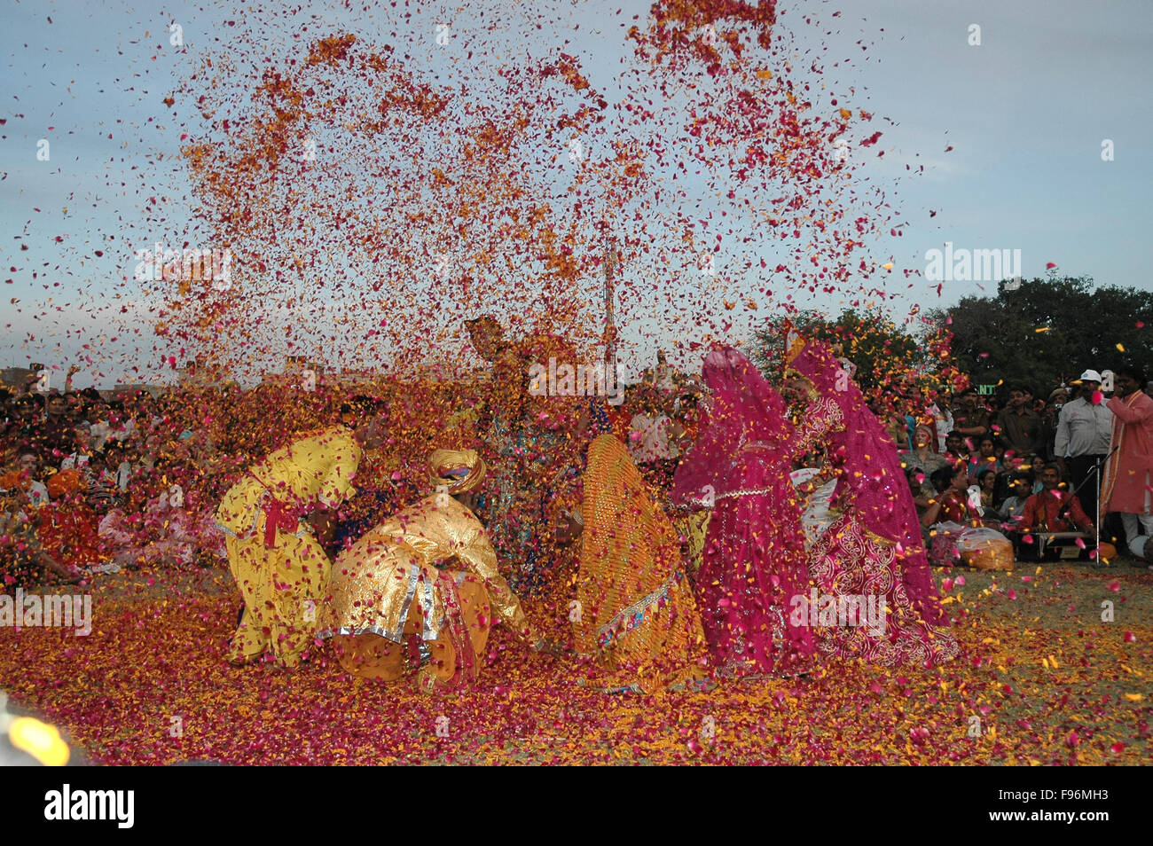 Folk artists Performing Radha-Krishna Love story on Holi ...