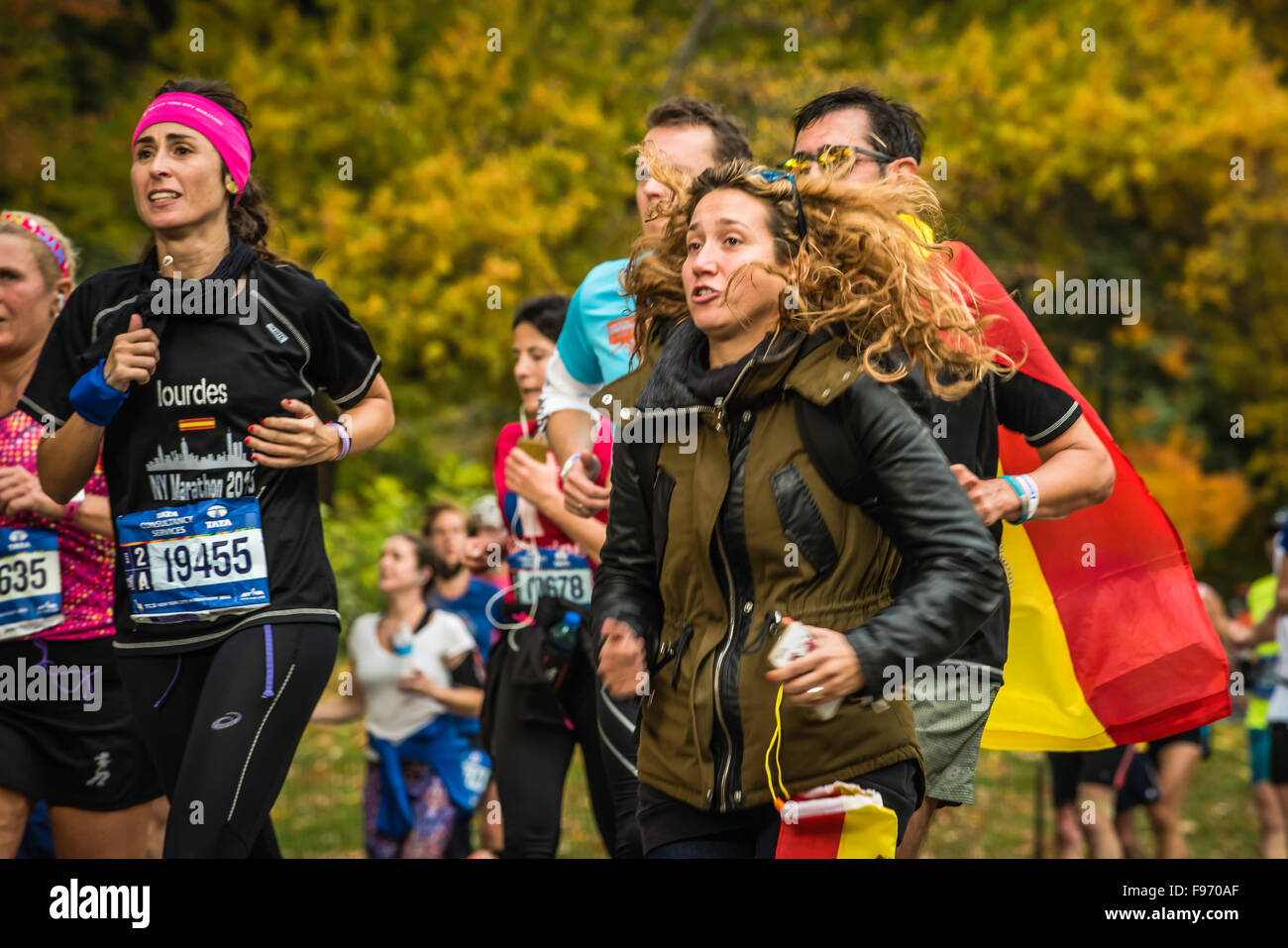 Nyc marathon medal hires stock photography and images Alamy