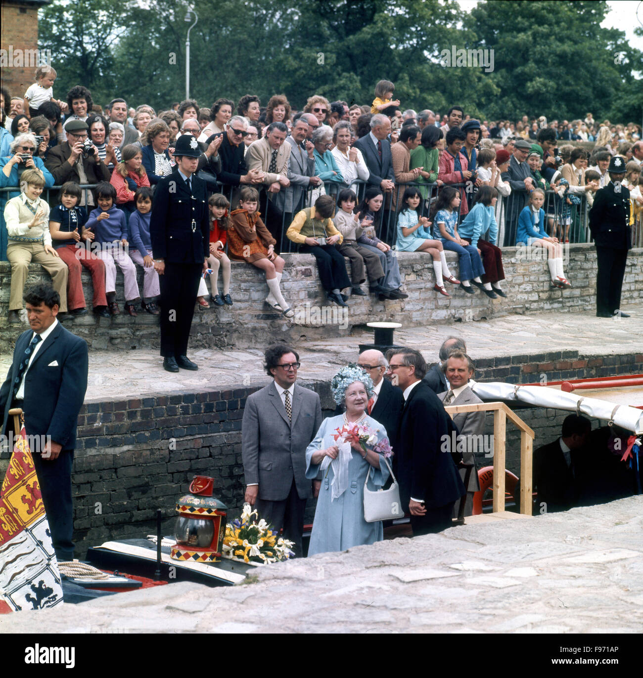 The Upper Avon canal was officially reopened by HM Queen Elizabeth the Queen Mother on June 1st 1974. With her are Robert Aickman, John Betjeman, David Hutchings and Crick Grundy. Stock Photo