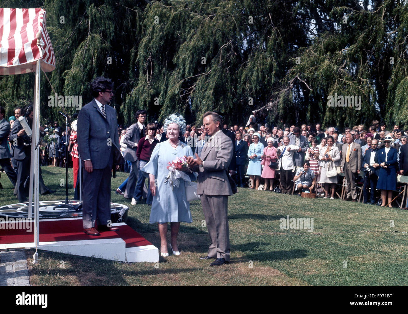 The Upper Avon canal was officially reopened by HM Queen Elizabeth the Queen Mother on June 1st 1974. With her are Robert Aickman (left) and David Hutchings (right). Stock Photo