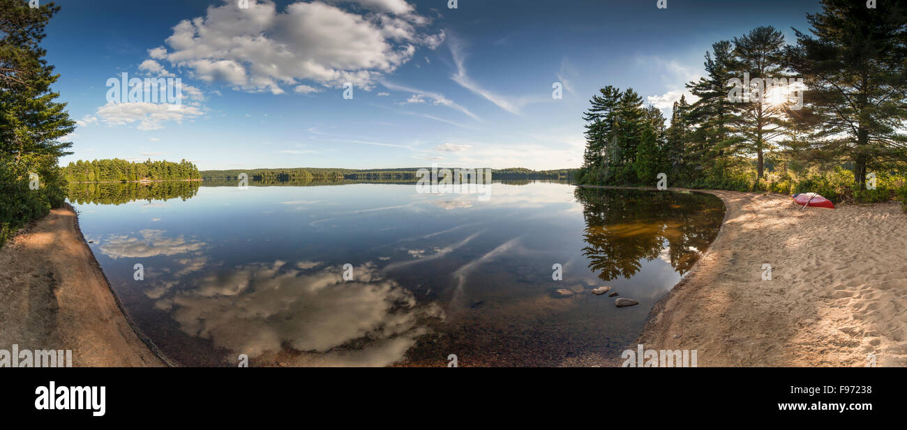 Tea lake algonquin provincial park hi-res stock photography and images ...