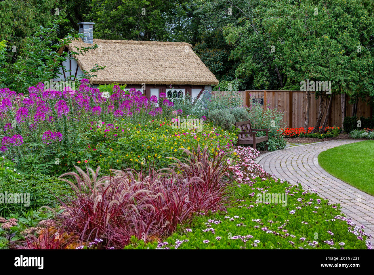 Country cottage in the English Garden, Assiniboine Park, Winnipeg, Manitoba, Canada. Stock Photo
