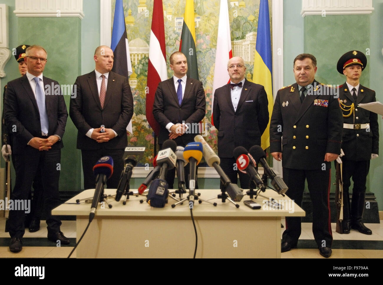 Kiev, Ukraine. 14th Dec, 2015. From left to right: Estonian Defence Minister Hannes Hanso, Latvian Defence Minister Raimonds Bergmanis, Polish Deputy Defence Minister Tomasz Szatkowski, Lithuanian Defence Minister Juozas Olekas and Ukrainian Defence Minister Stepan Poltorak speaks with the media after the signing of the Joint Statement of the Ministers of Defence of Ukraine, Poland, Estonia, Latvia, and Lithuania on the basis of the joint working meeting on the development of cooperation in the defense sphere. © Vasyl Shevchenko/Pacific Press/Alamy Live News Stock Photo