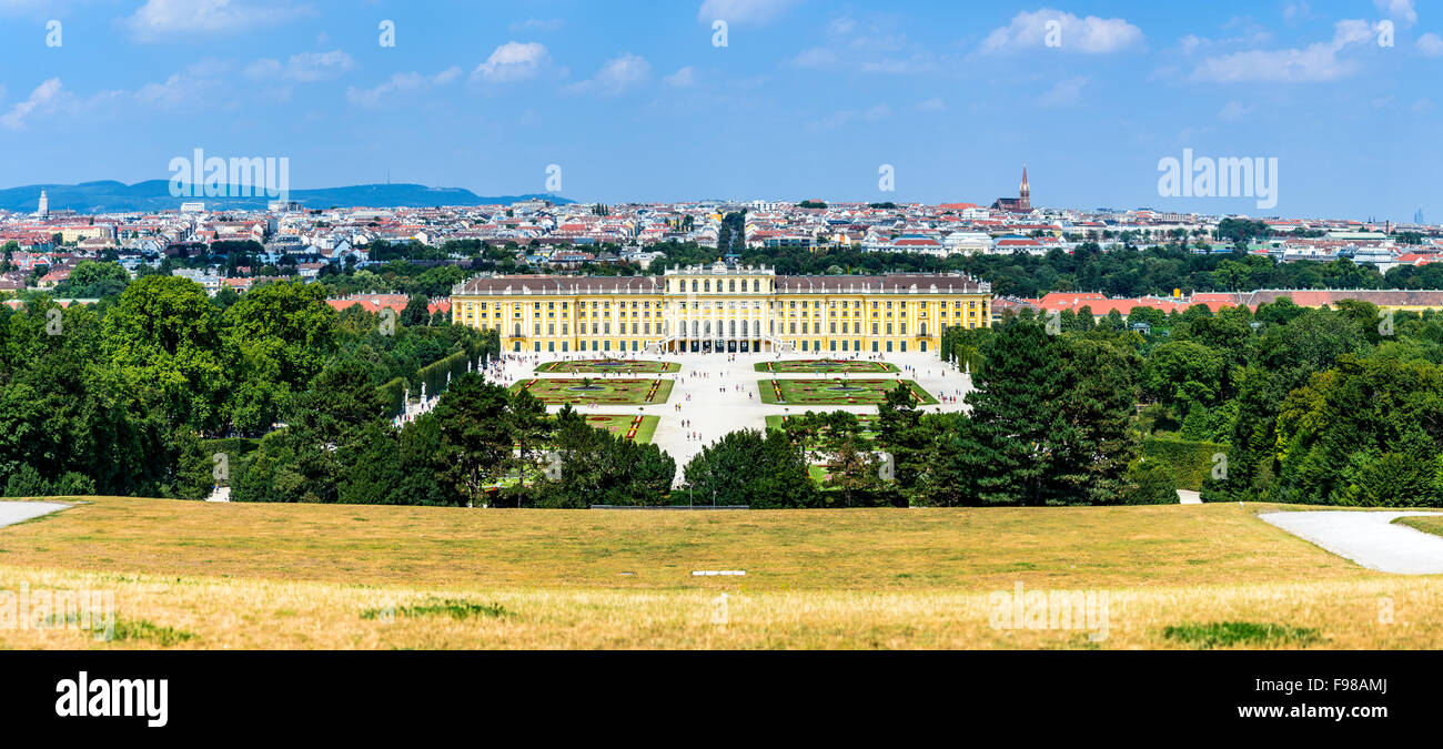 Austria. Schonbrunn Palace in Vienna. It's a former imperial 1,441-room Rococo summer residence in modern Wien. Stock Photo