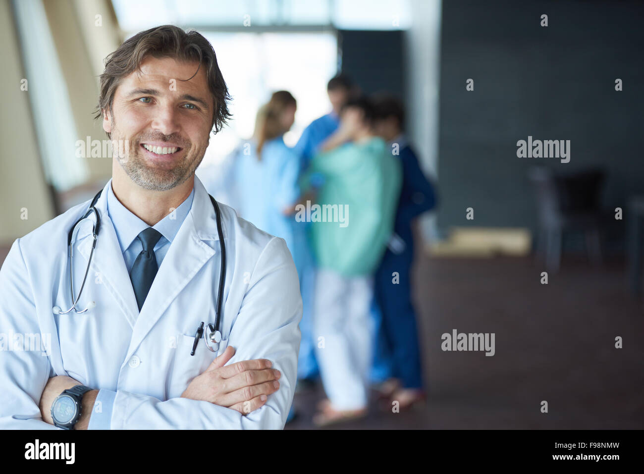 Hospital staff hi-res stock photography and images - Alamy