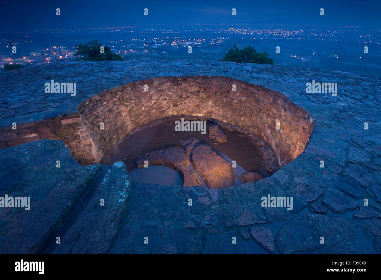 Queens bath hires stock photography and images Alamy