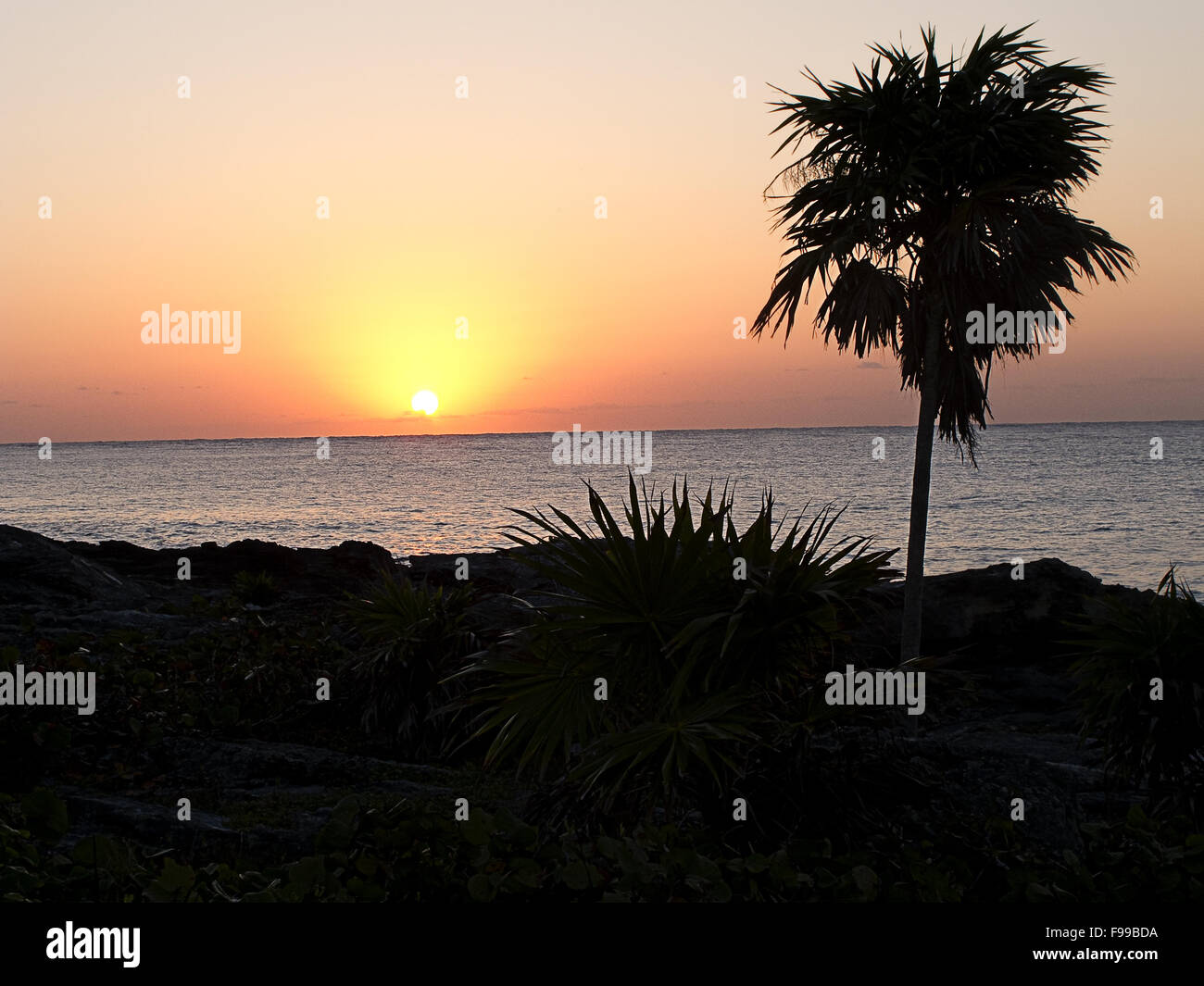 Sunrise on the atlantic Stock Photo - Alamy